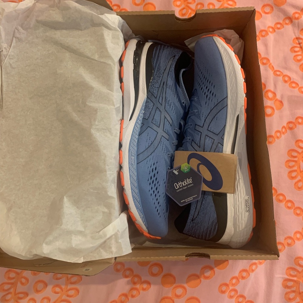 NWT ASICS Gel Kayano 28 Sneakers